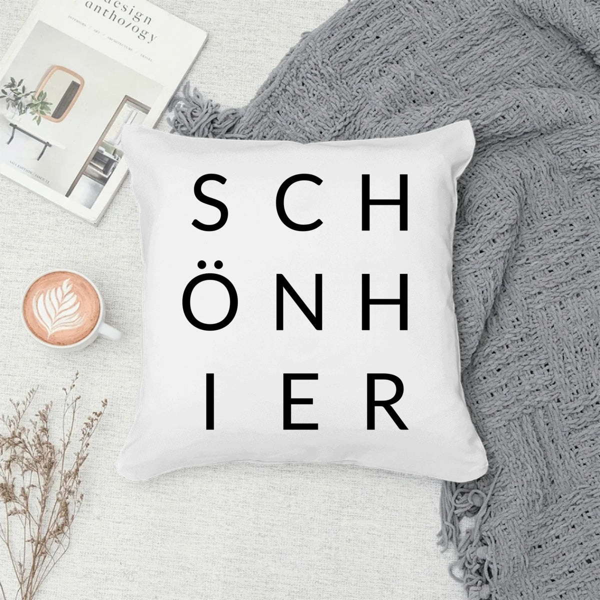 Dekokissen „SCHÖN HIER“ – Modernes Baumwollkissen mit Aufdruck Little Mathilda Little Mathilda Kissen