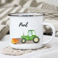 Kindertasse Traktor im Heu