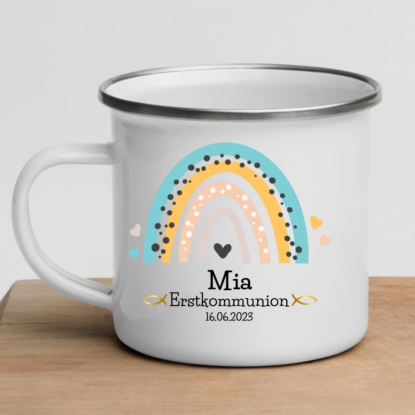Personalisierte Emaille-Tasse zur Erstkommunion mit Regenbogen