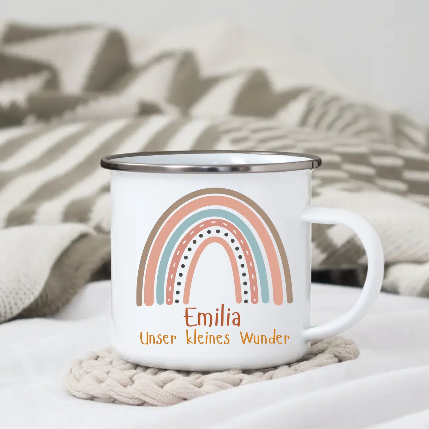 Personalisierte Emaille Kindertasse mit Regenbogen, Wunschnamen und einem Spruch
