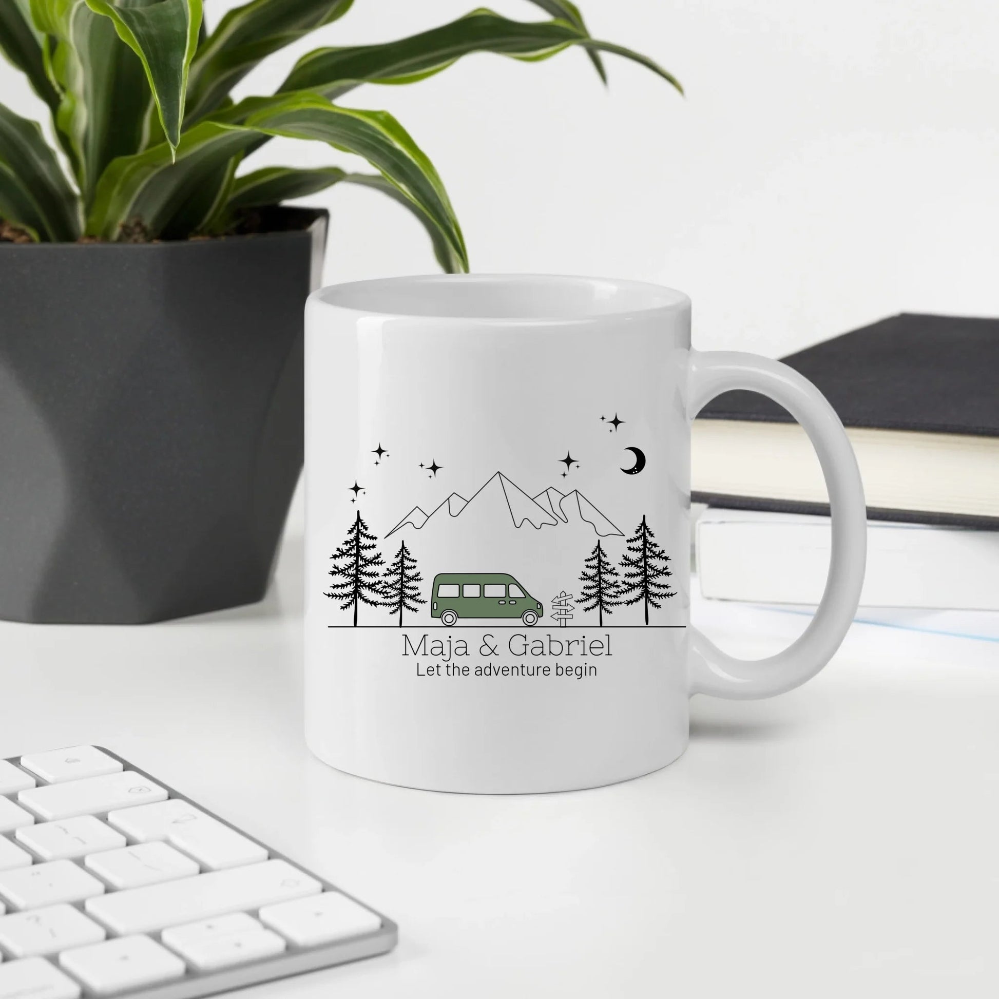 Personalisierte Emaille Camping Tasse "Bunter Camper" Little Mathilda Little Mathilda Emaille Tasse