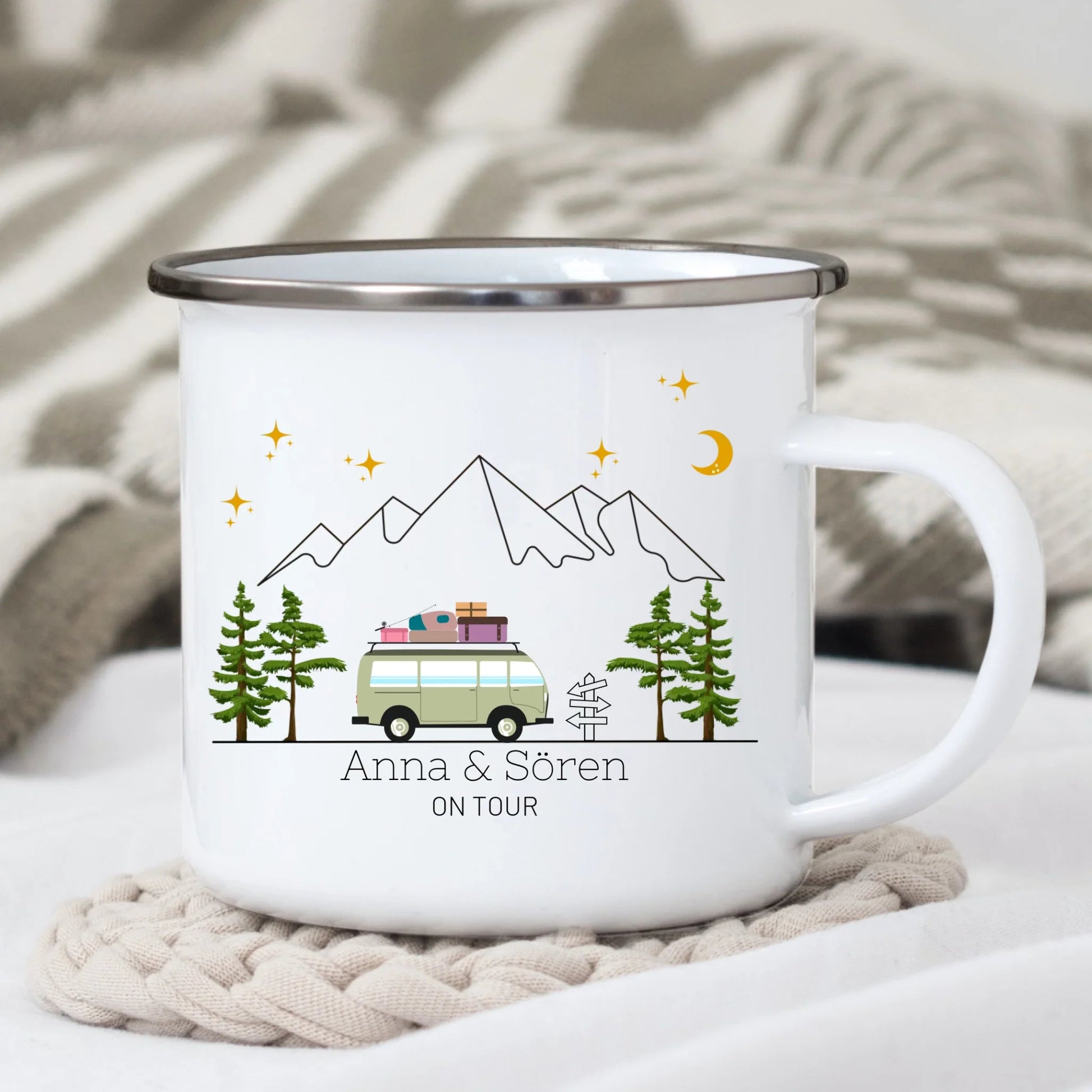 Personalisierte Emaille Camping Tasse "Bunter Reisecamper mit Gepäck" Little Mathilda Little Mathilda Emaille Tasse