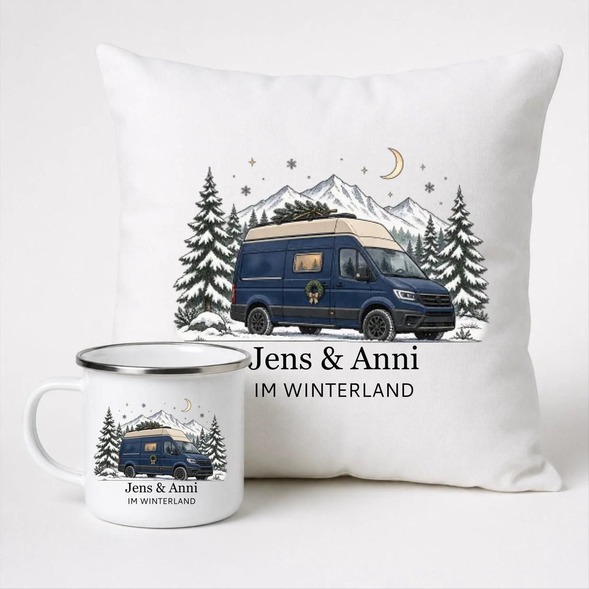 Personalisierte Emaille Camping Tasse mit Namen „Campervan im Winter“ Little Mathilda Little Mathilda Emaille Tasse