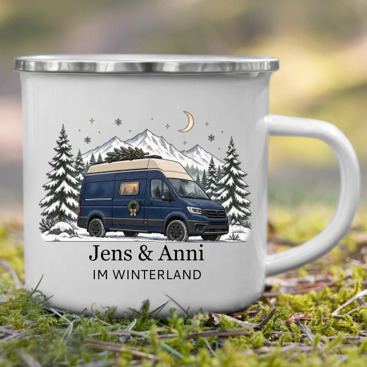 Personalisierte Emaille Camping Tasse mit Namen „Campervan im Winter“ Little Mathilda Little Mathilda Emaille Tasse