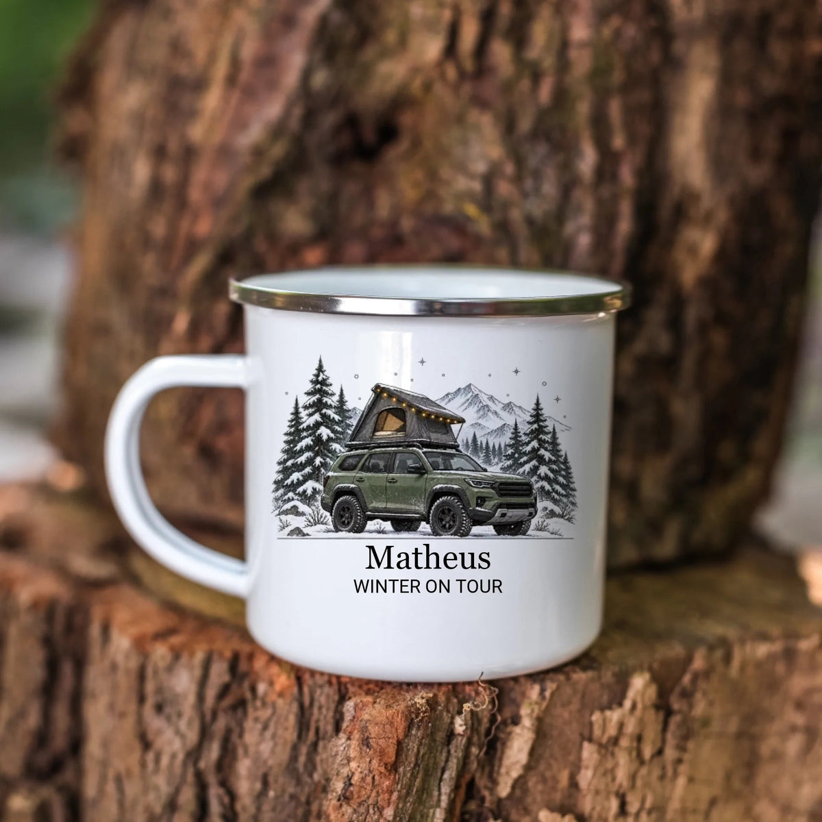 Personalisierte Emaille Camping Tasse mit Namen „Offroad Camper im Winter“ Little Mathilda Little Mathilda Emaille Tasse