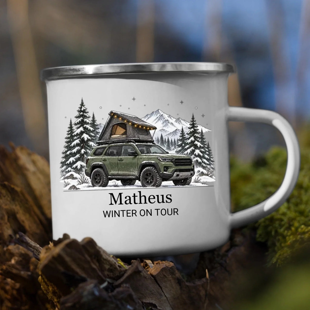 Personalisierte Emaille Camping Tasse mit Namen „Offroad Camper im Winter“ Little Mathilda Little Mathilda Emaille Tasse