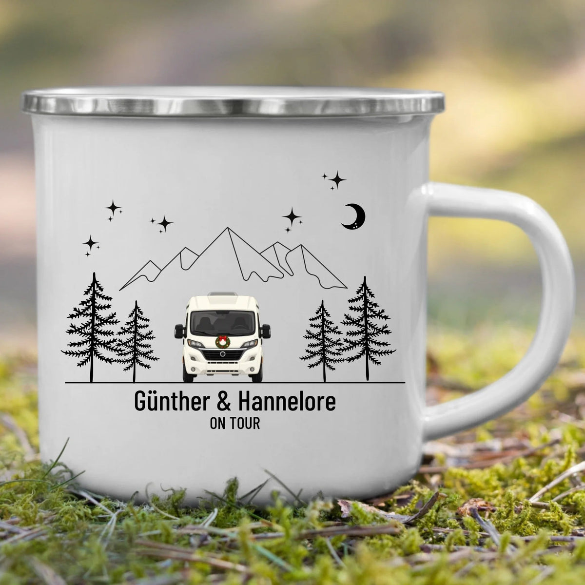 Personalisierte Emaille Camping Tasse mit Namen „Wohnmobil und Wohnwagen im Winter“ Little Mathilda Little Mathilda Emaille Tasse