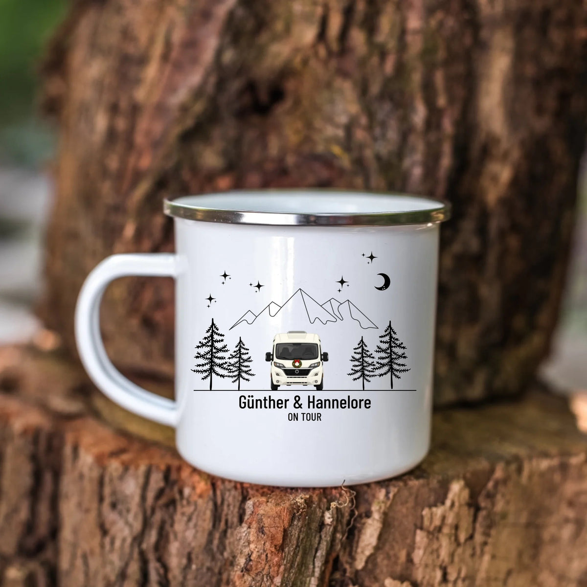 Personalisierte Emaille Camping Tasse mit Namen „Wohnmobil und Wohnwagen im Winter“ Little Mathilda Little Mathilda Emaille Tasse