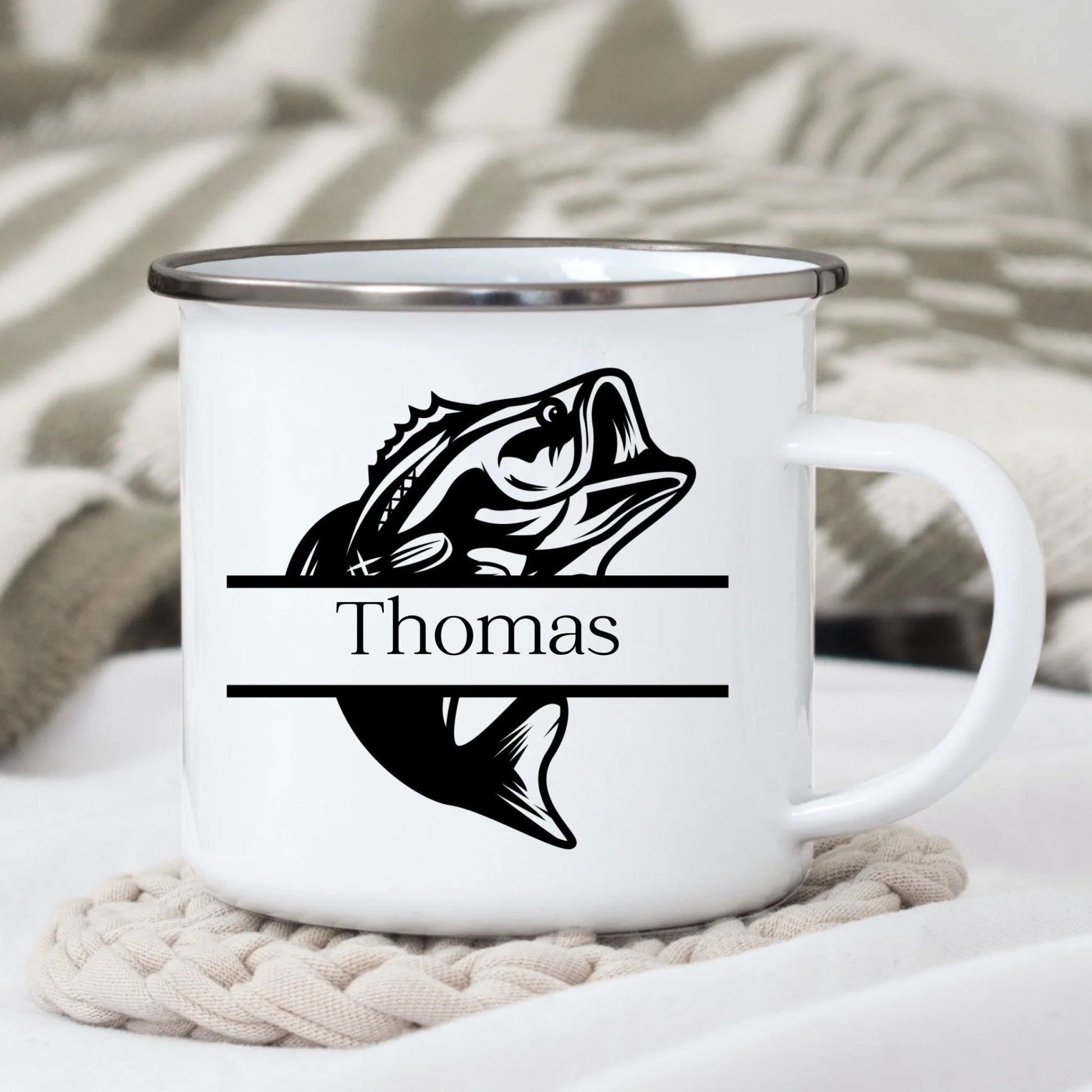 Personalisiertes Geschenk für Angler Emaille Tasse "Barsch" mit Namen Little Mathilda Little Mathilda Emaille Tasse