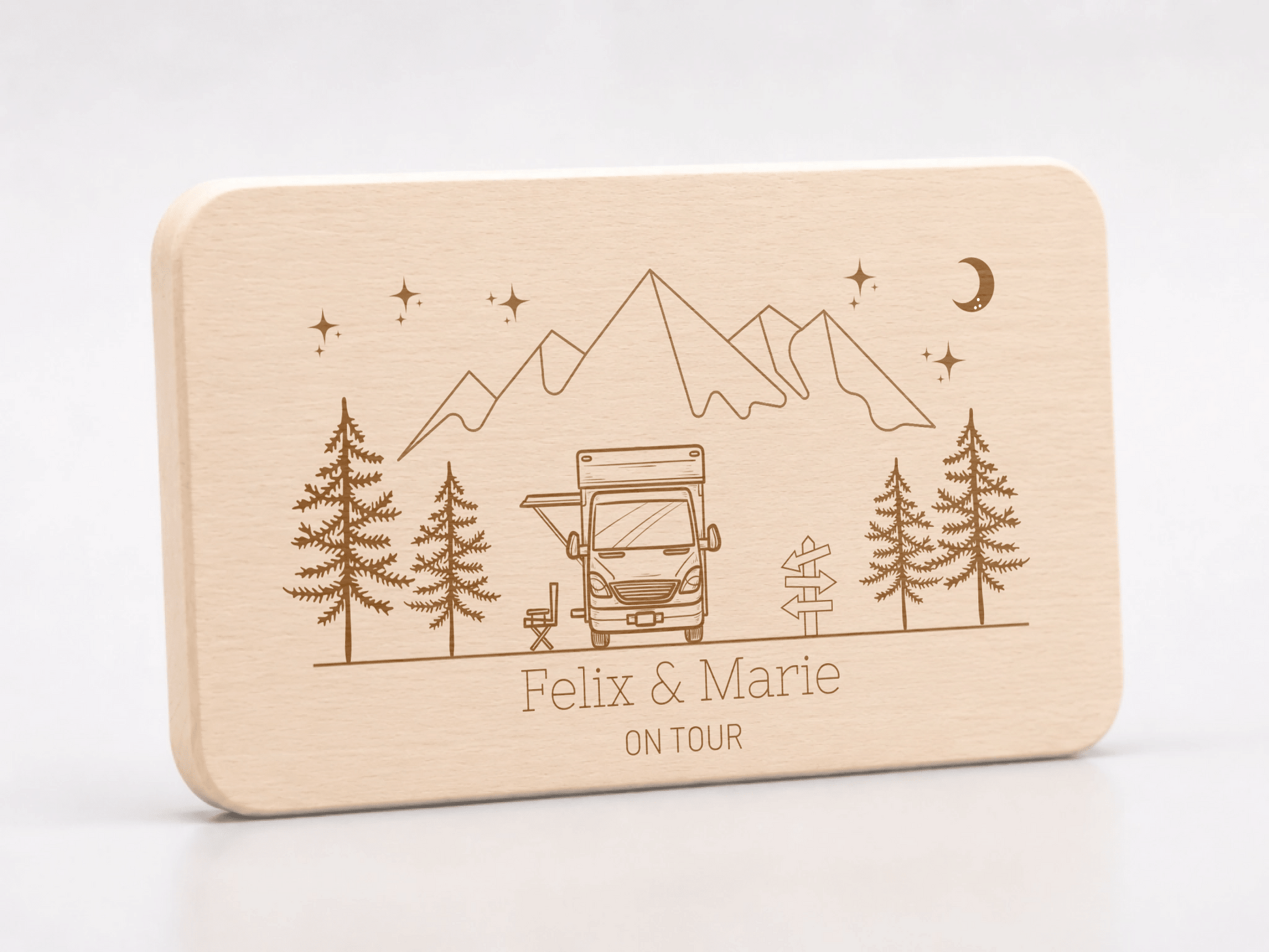 Personalisiertes Frühstücksbrett Wohnmobilcamper mit Namen und Gravur aus Buchenholz Little Mathilda Little Mathilda Frühstücksbrett