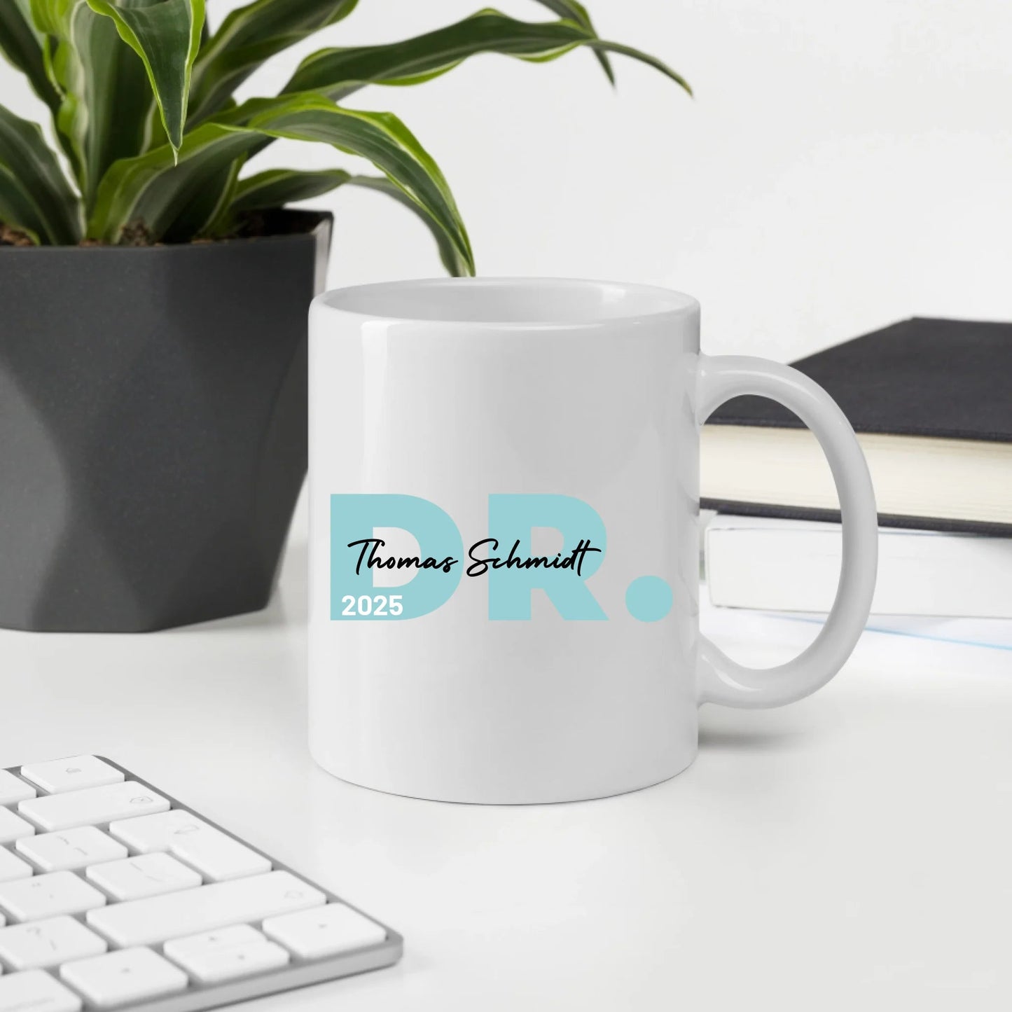 Geschenk zum Doktortitel: Personalisierte Tasse Doktor 2025 Little Mathilda Little Mathilda Keramik Tasse
