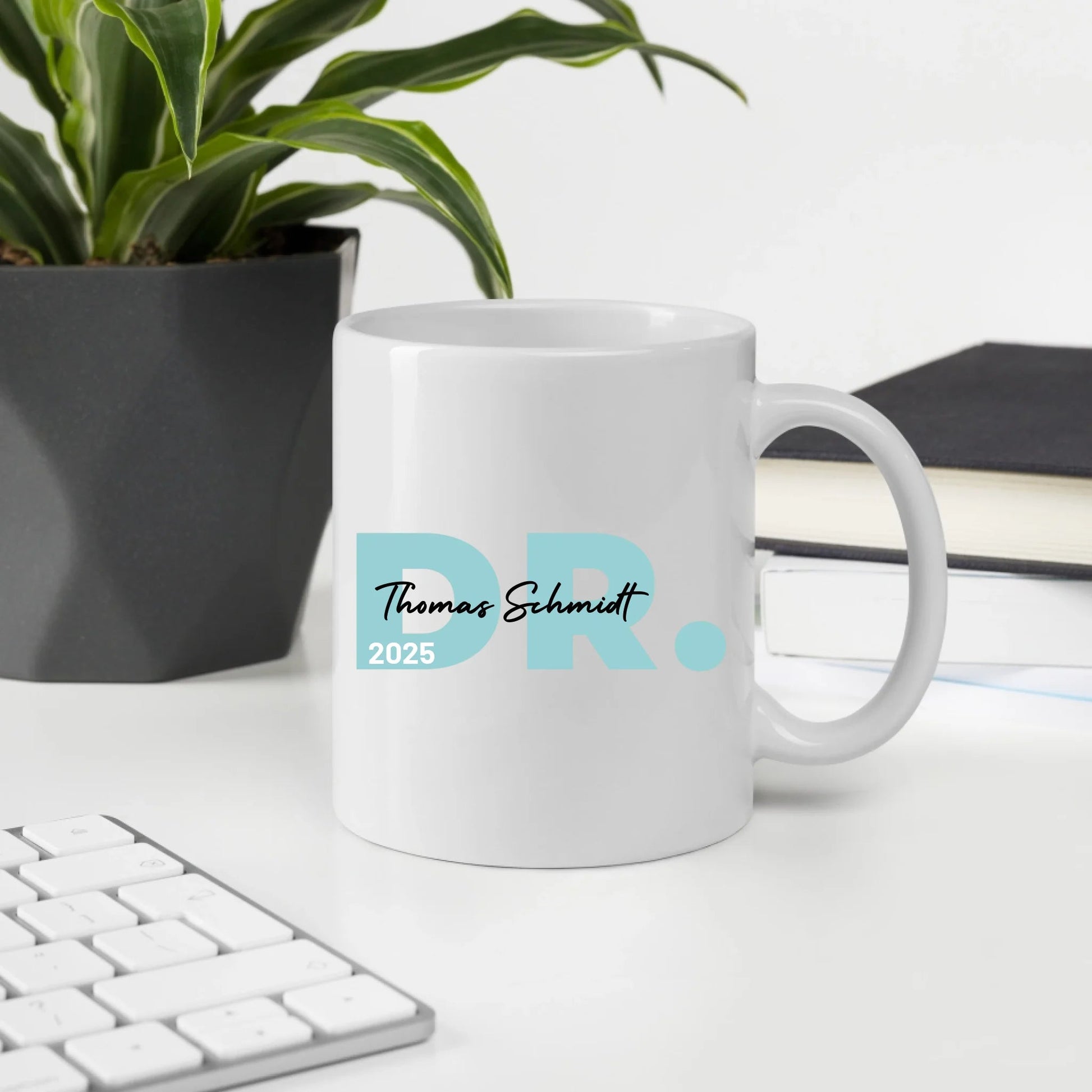 Geschenk zum Doktortitel: Personalisierte Tasse Doktor 2025 Little Mathilda Little Mathilda Keramik Tasse