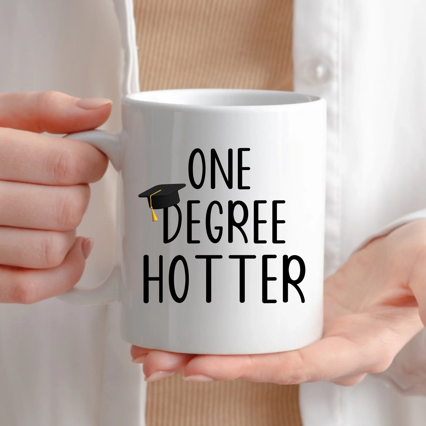 Personalisierte Abschluss Tasse "One Degree Hotter" Little Mathilda Little Mathilda Keramik Tasse