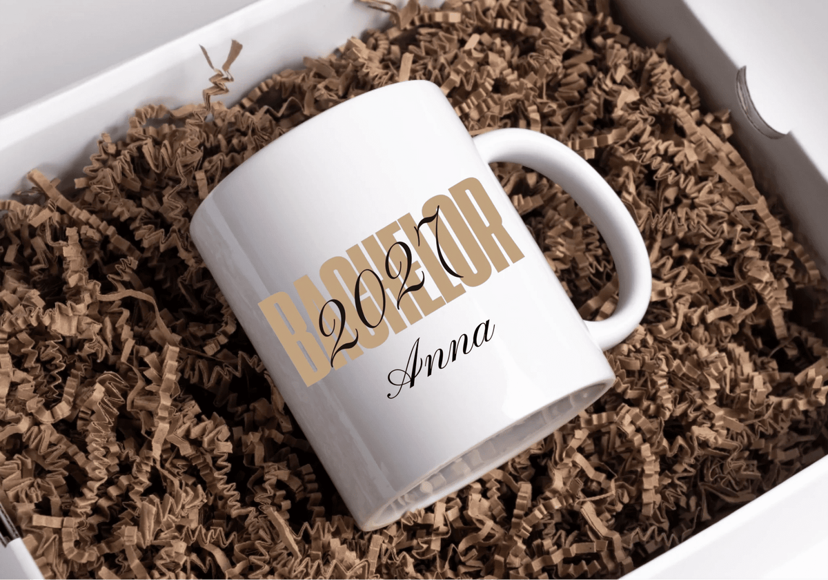 Personalisierte Bachelor Tasse mit Namen & Wunschjahr – Geschenk zum Bachelorabschluss Little Mathilda Little Mathilda Keramik Tasse