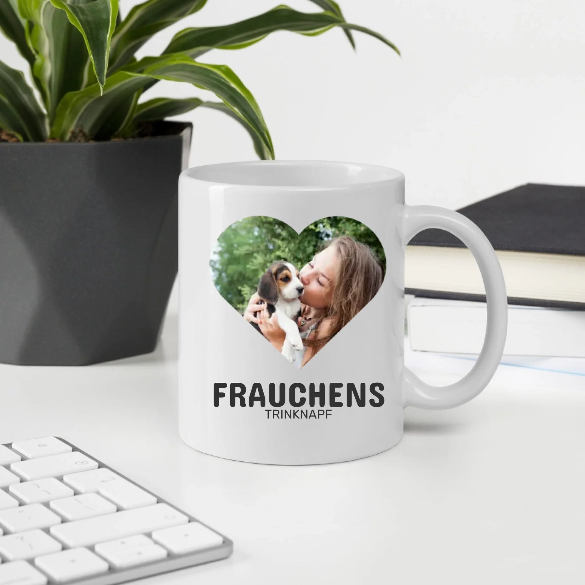 Personalisierte Geschenktasse für Hundebesitzer mit Foto "Frauchens Trinknapf" Little Mathilda Little Mathilda Keramik Tasse