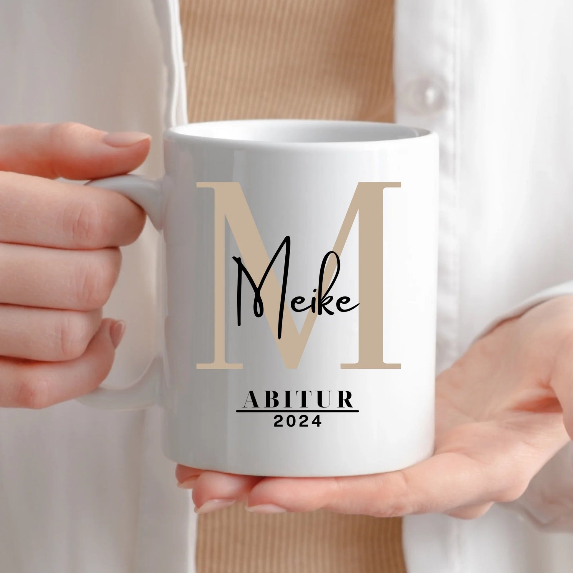 Personalisierte Tasse zum Abschluss mit Namen – Geschenk für Absolvent:innen Little Mathilda Little Mathilda Keramik Tasse