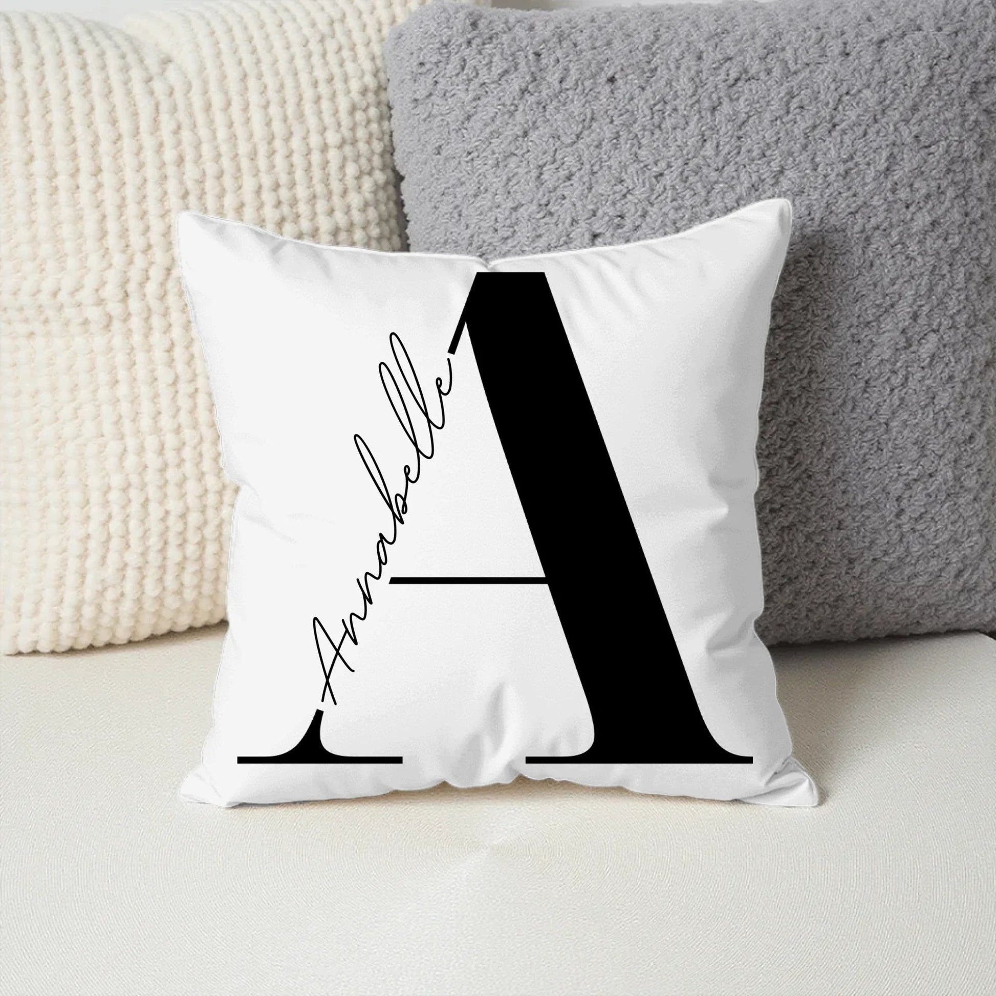 Personalisiertes Buchstabenkissen mit Namen (40x40cm) Little Mathilda Little Mathilda Kissen