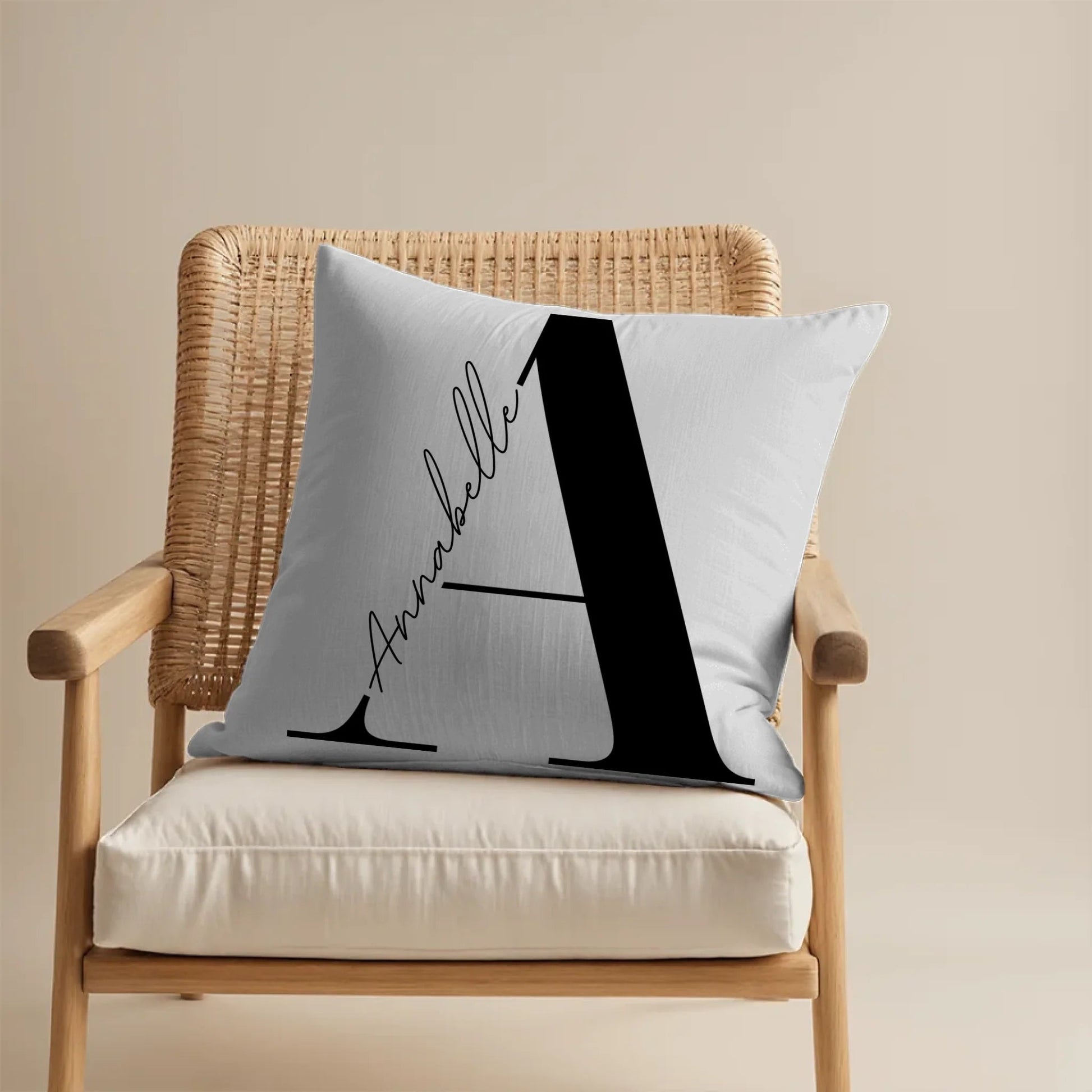 Personalisiertes Buchstabenkissen mit Namen (40x40cm) Little Mathilda Little Mathilda Kissen