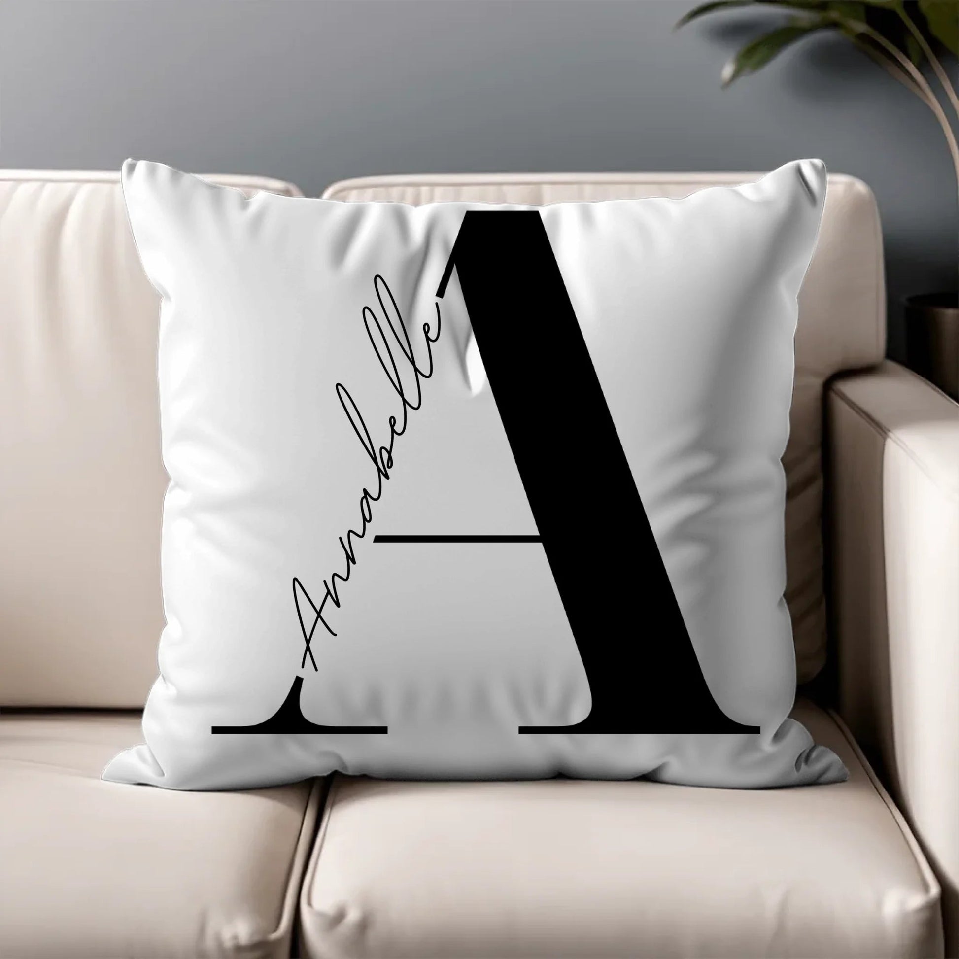 Personalisiertes Buchstabenkissen mit Namen (40x40cm) Little Mathilda Little Mathilda Kissen