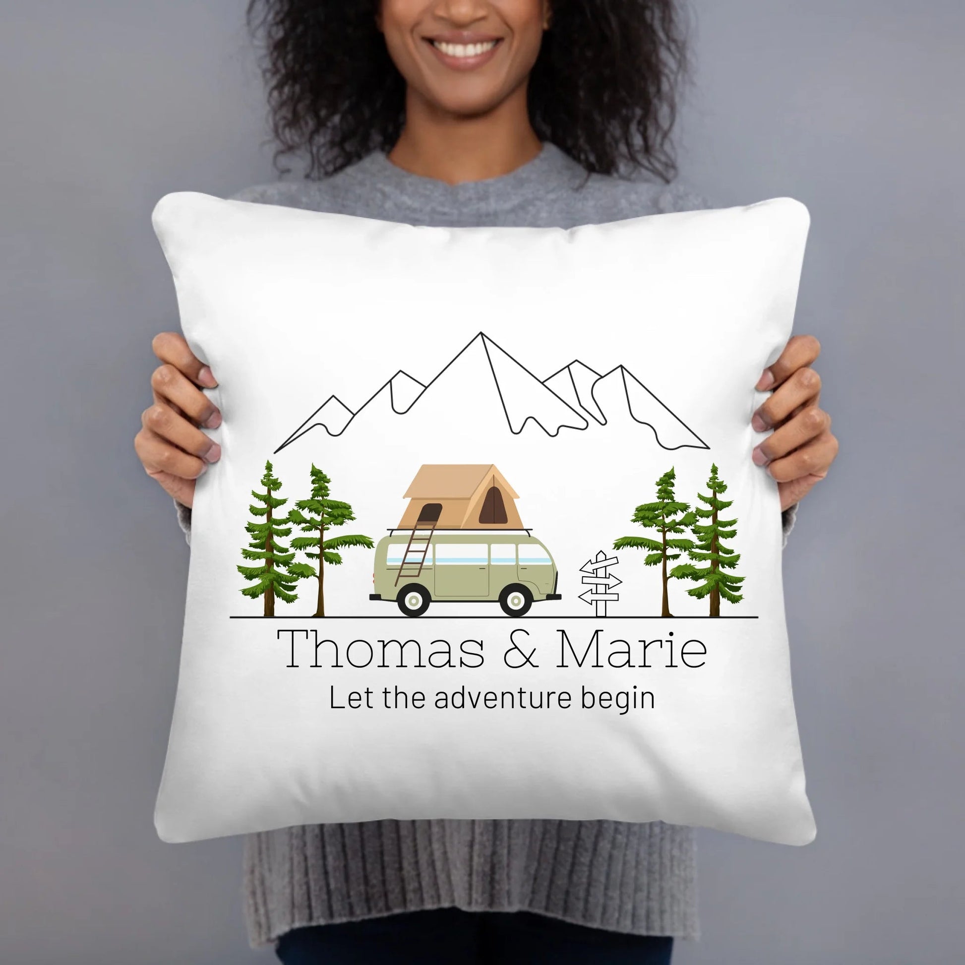 Personalisiertes Camping Kissen bunter Camper mit Dachzelt Little Mathilda Little Mathilda Kissen