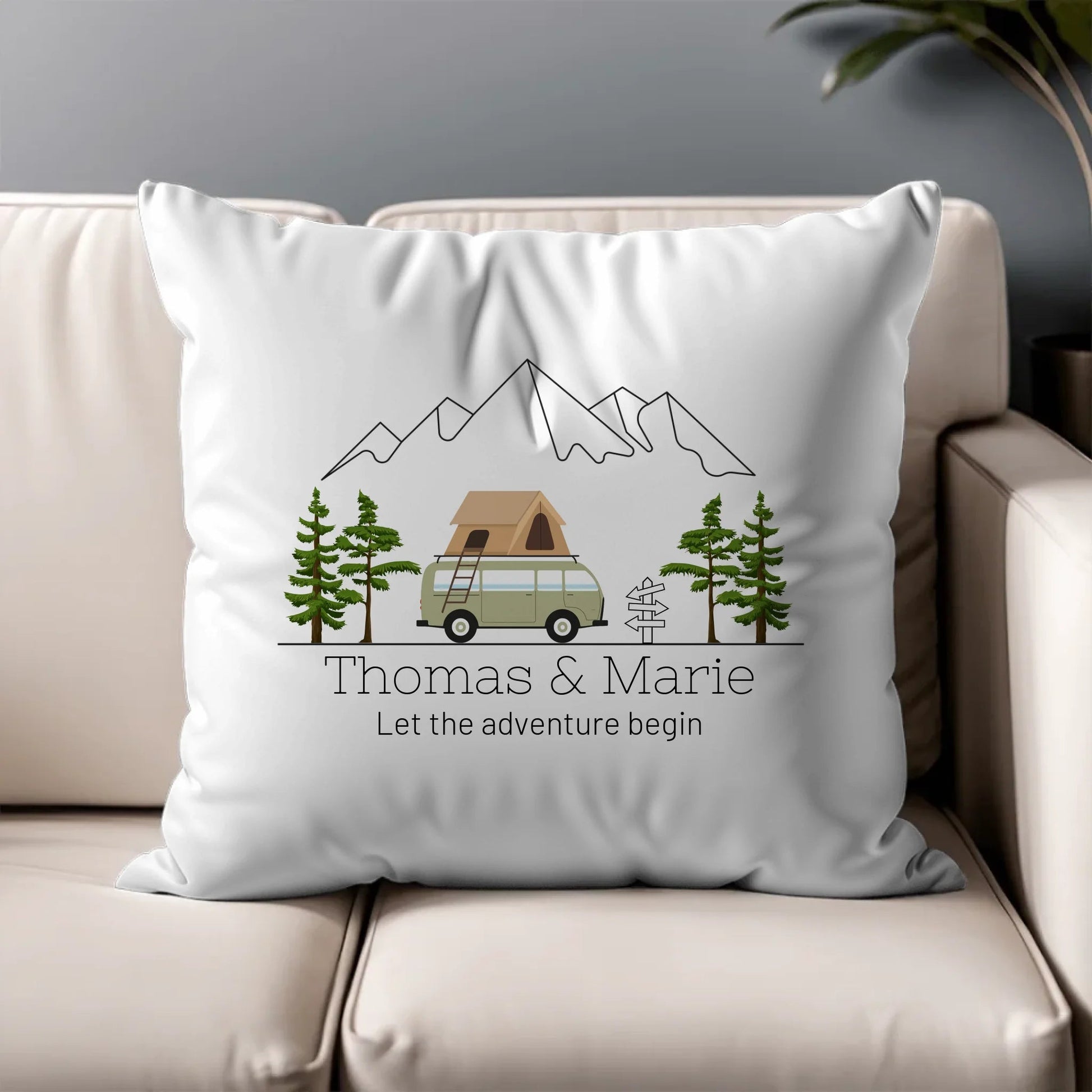 Personalisiertes Camping Kissen bunter Camper mit Dachzelt Little Mathilda Little Mathilda Kissen