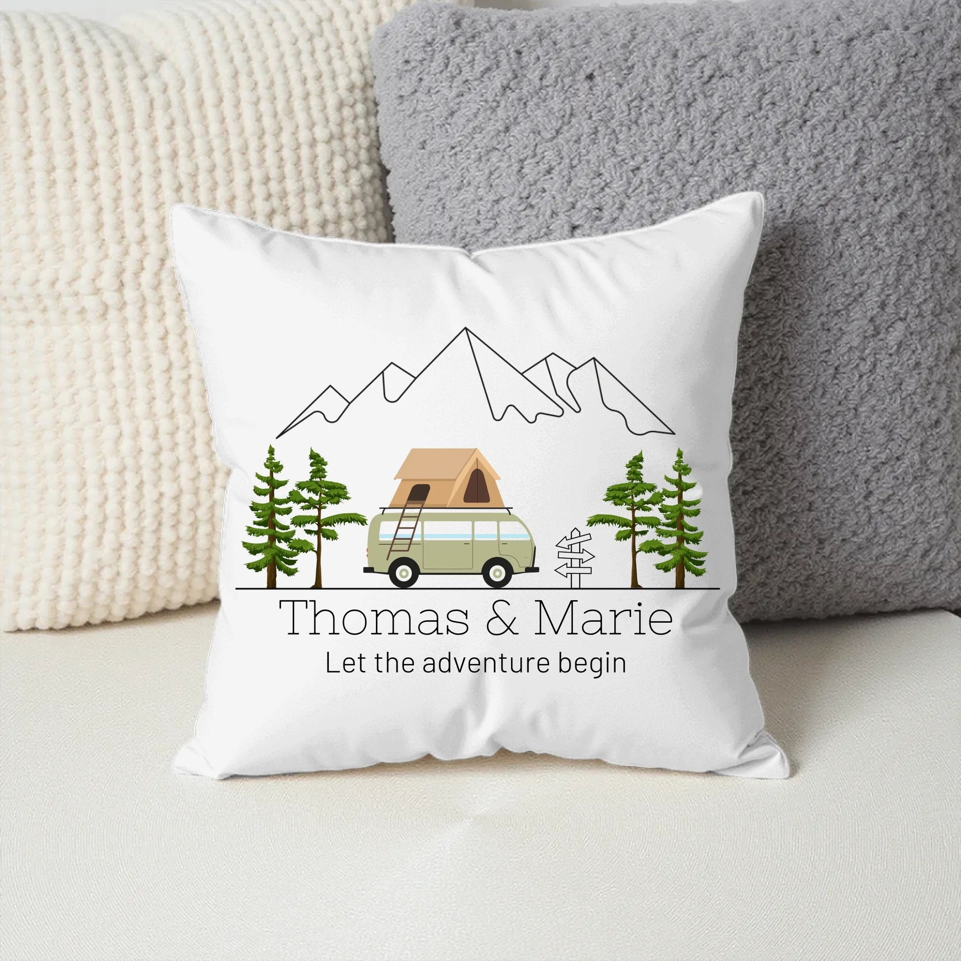 Personalisiertes Camping Kissen bunter Camper mit Dachzelt Little Mathilda Little Mathilda Kissen