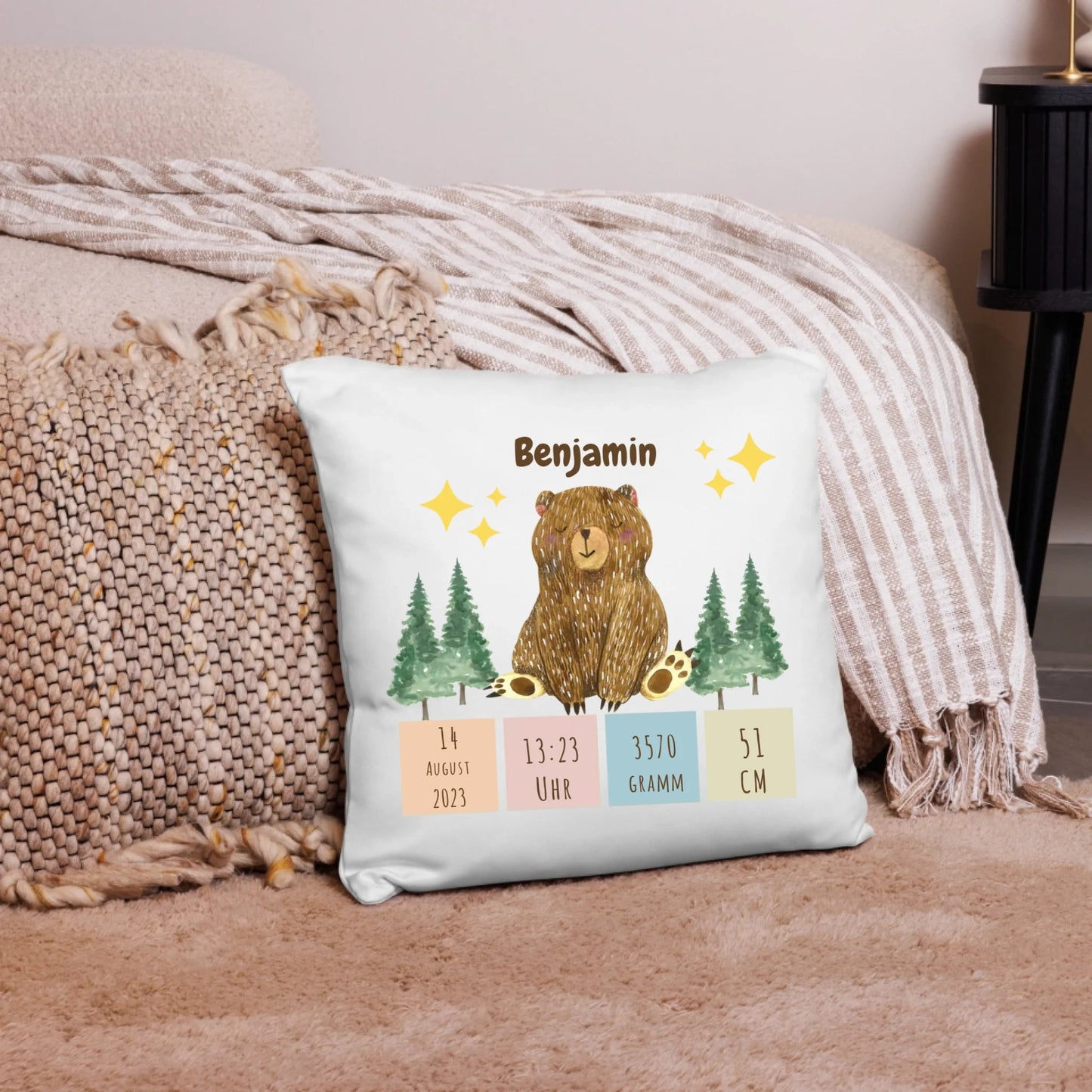Personalisiertes Geburtskissen: Schlafbär (40x40cm Baumwolle) Little Mathilda Little Mathilda Kissen
