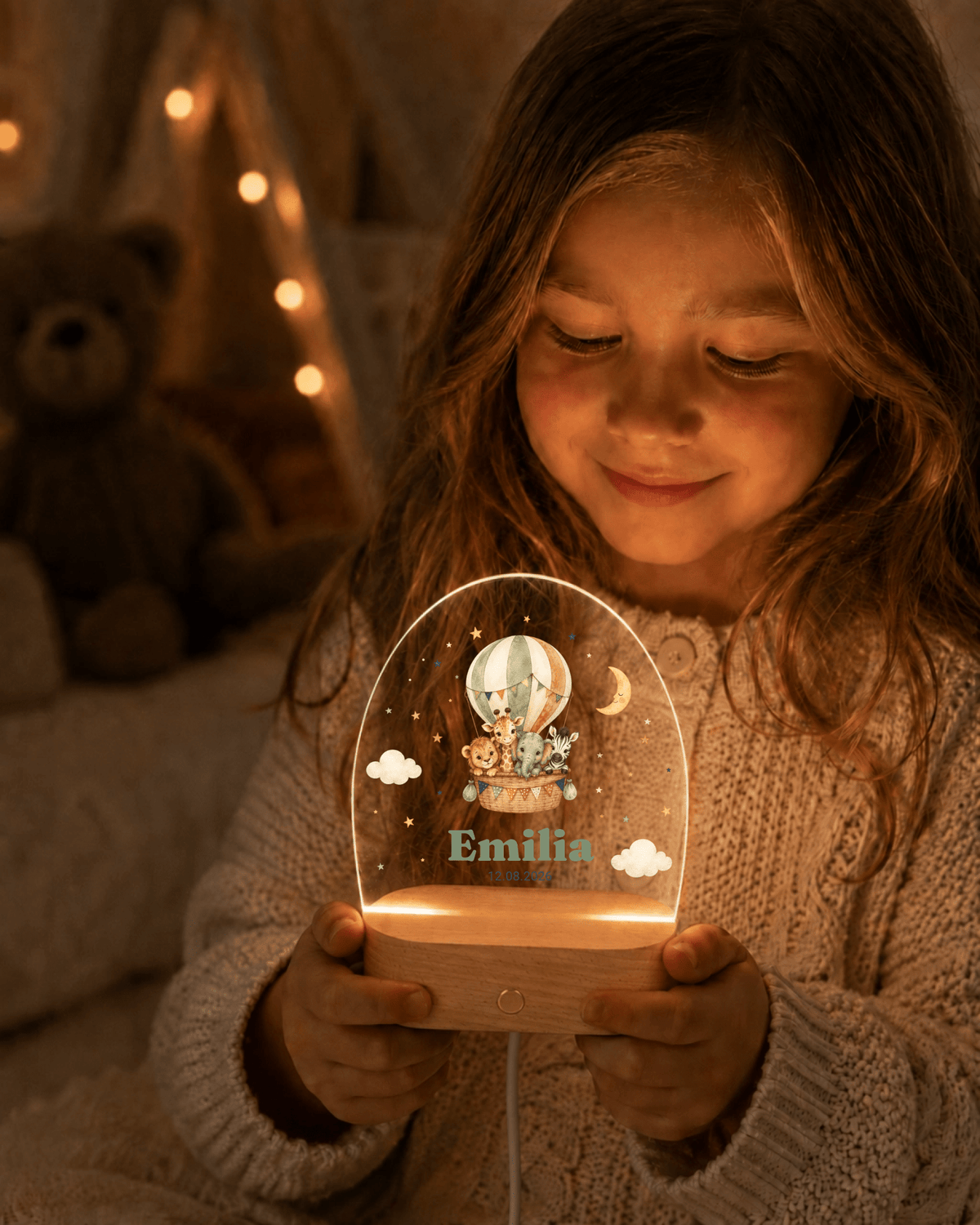 Personalisiertes Nachtlicht mit Namen und Datum – Safari-Tiere im Heißluftballon Little Mathilda Little Mathilda Nachtlicht