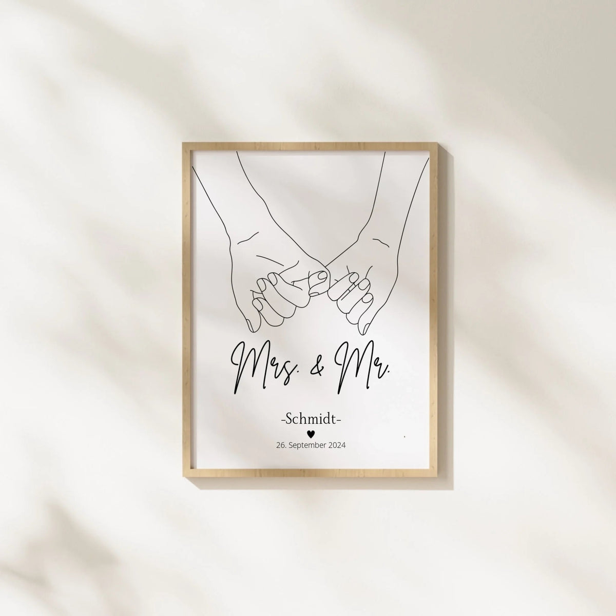 Hochzeitsposter: Mrs. & Mr. "haltende Hände" Little Mathilda Little Mathilda Poster