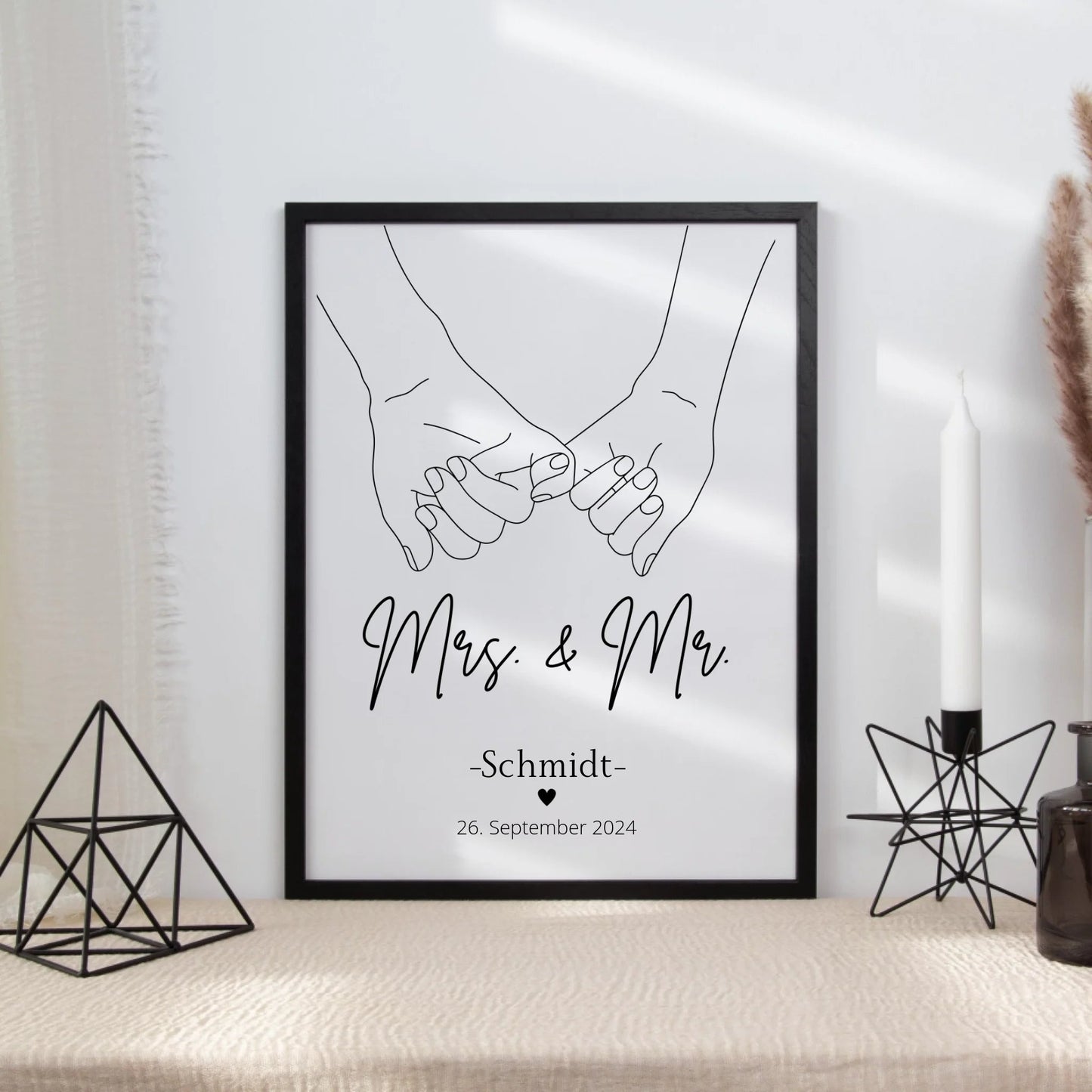 Hochzeitsposter: Mrs. & Mr. "haltende Hände" Little Mathilda Little Mathilda Poster