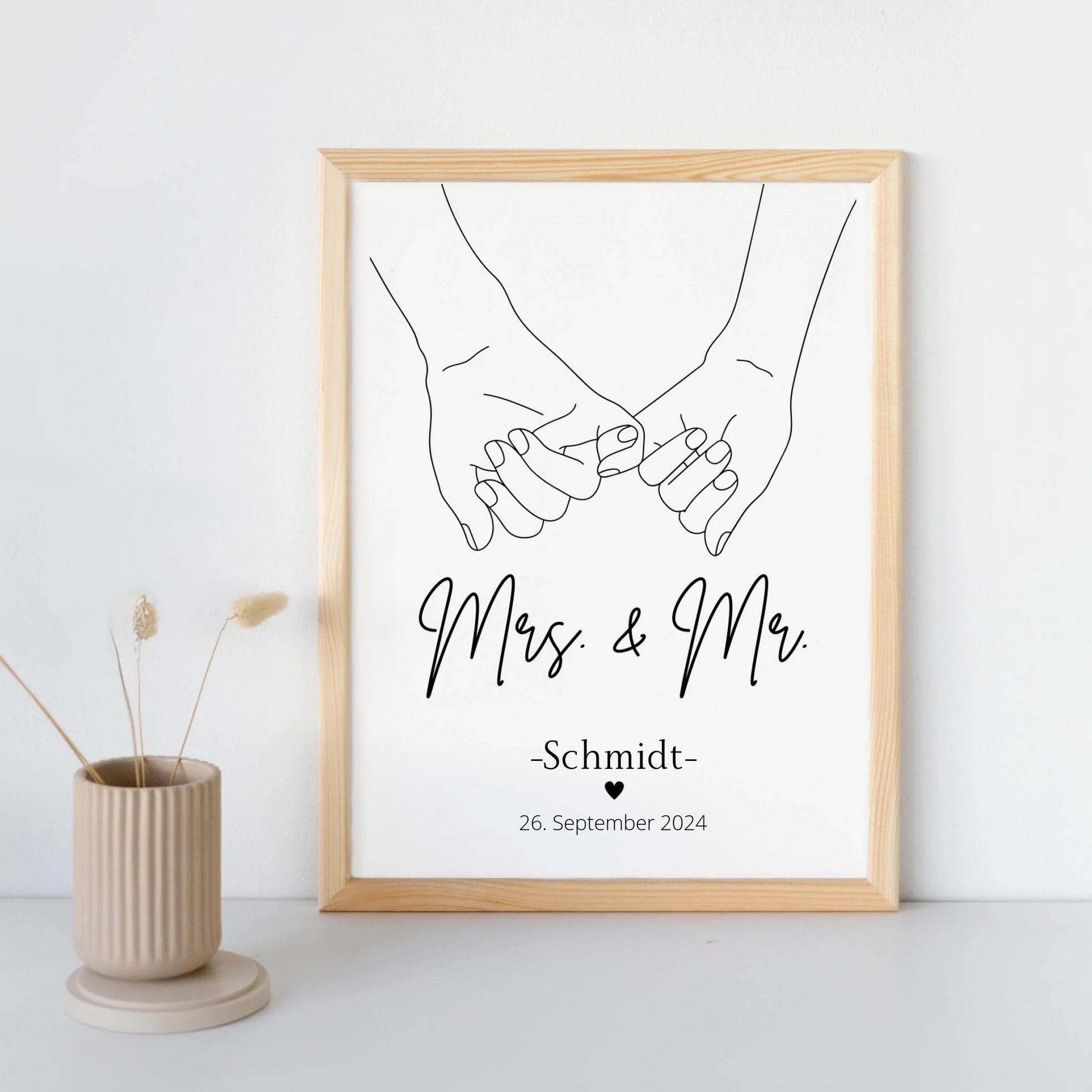 Hochzeitsposter: Mrs. & Mr. "haltende Hände" Little Mathilda Little Mathilda Poster