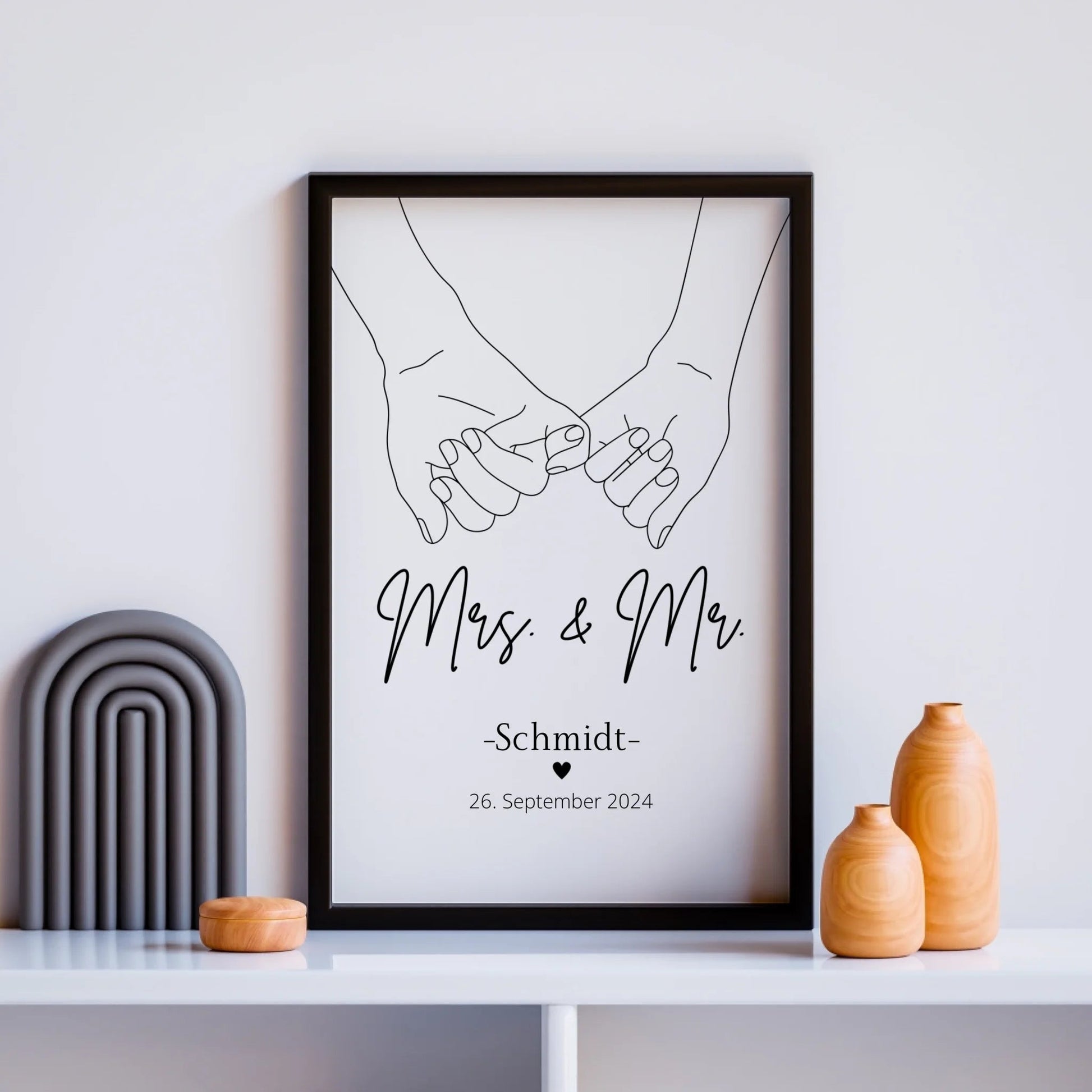 Hochzeitsposter: Mrs. & Mr. "haltende Hände" Little Mathilda Little Mathilda Poster