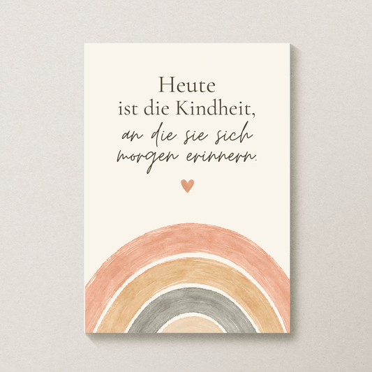 Kinderzimmerposter mit Regenbogen – „Heute ist die Kindheit“ Little Mathilda Little Mathilda Poster