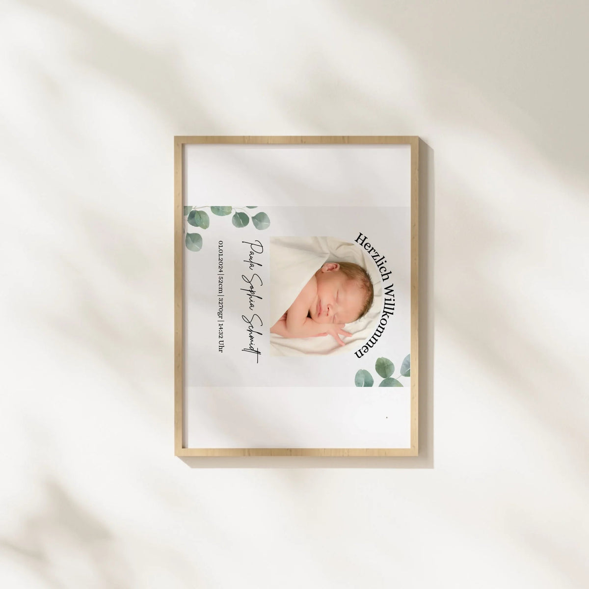 Personalisiertes Geburtsposter mit Foto & Geburtsdaten – Eukalyptus Design fürs Kinderzimmer Little Mathilda Little Mathilda Poster