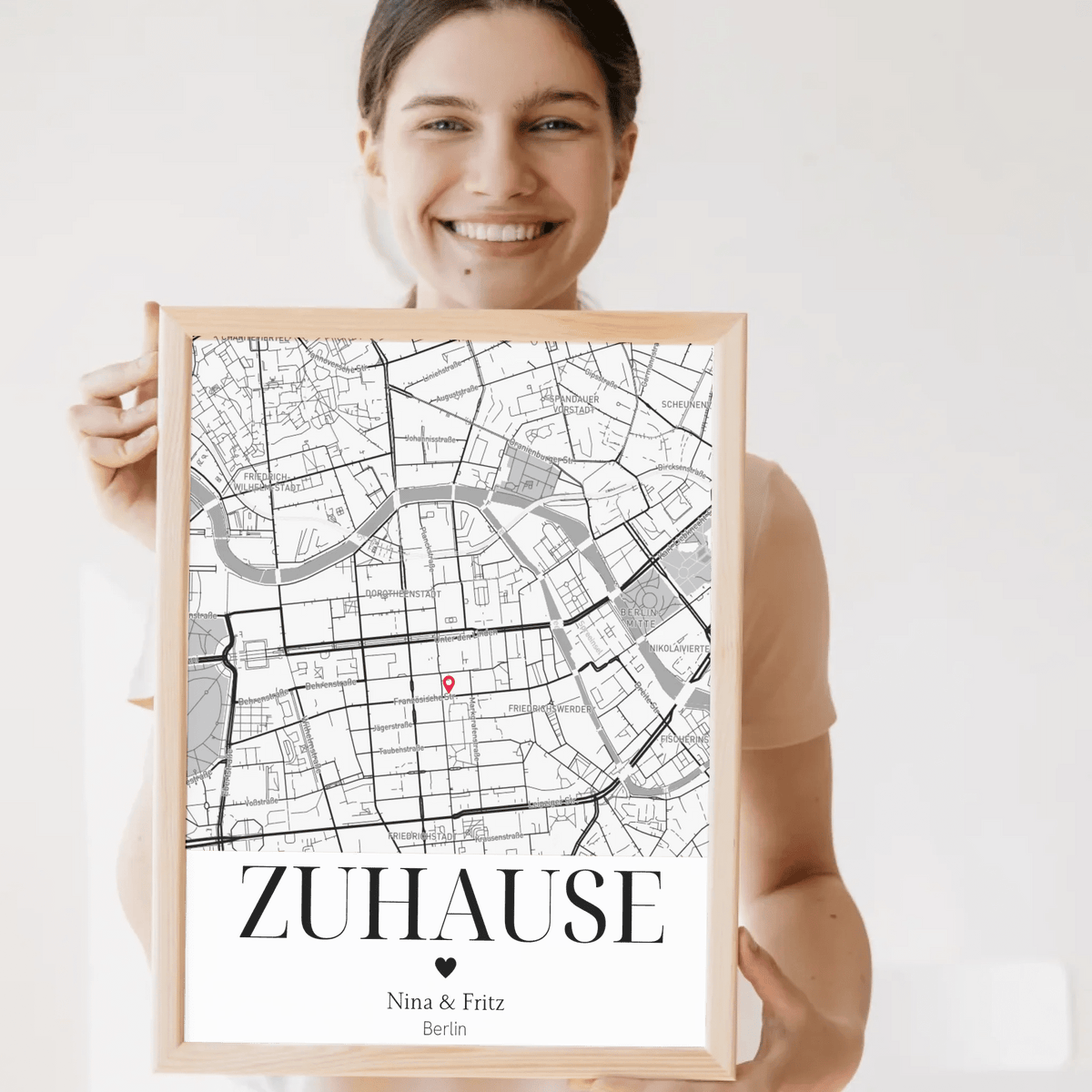 Personalisiertes Geschenk zum Einzug: Zuhause Poster mit Koordinaten Little Mathilda Little Mathilda Poster