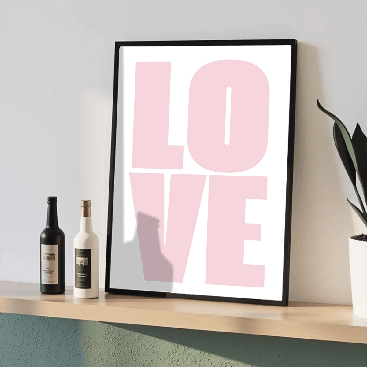 Typografie-Poster „LOVE“ – Modernes Fotoposter Little Mathilda Little Mathilda Poster