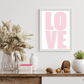 Typografie-Poster „LOVE“ – Modernes Fotoposter Little Mathilda Little Mathilda Poster