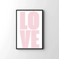 Typografie-Poster „LOVE“ – Modernes Fotoposter Little Mathilda Little Mathilda Poster