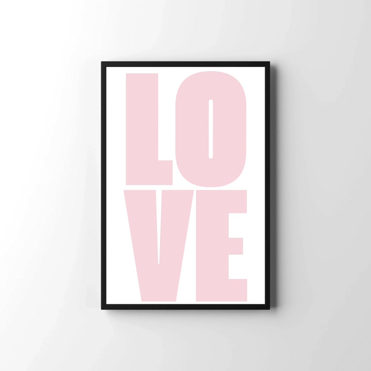 Typografie-Poster „LOVE“ – Modernes Fotoposter Little Mathilda Little Mathilda Poster
