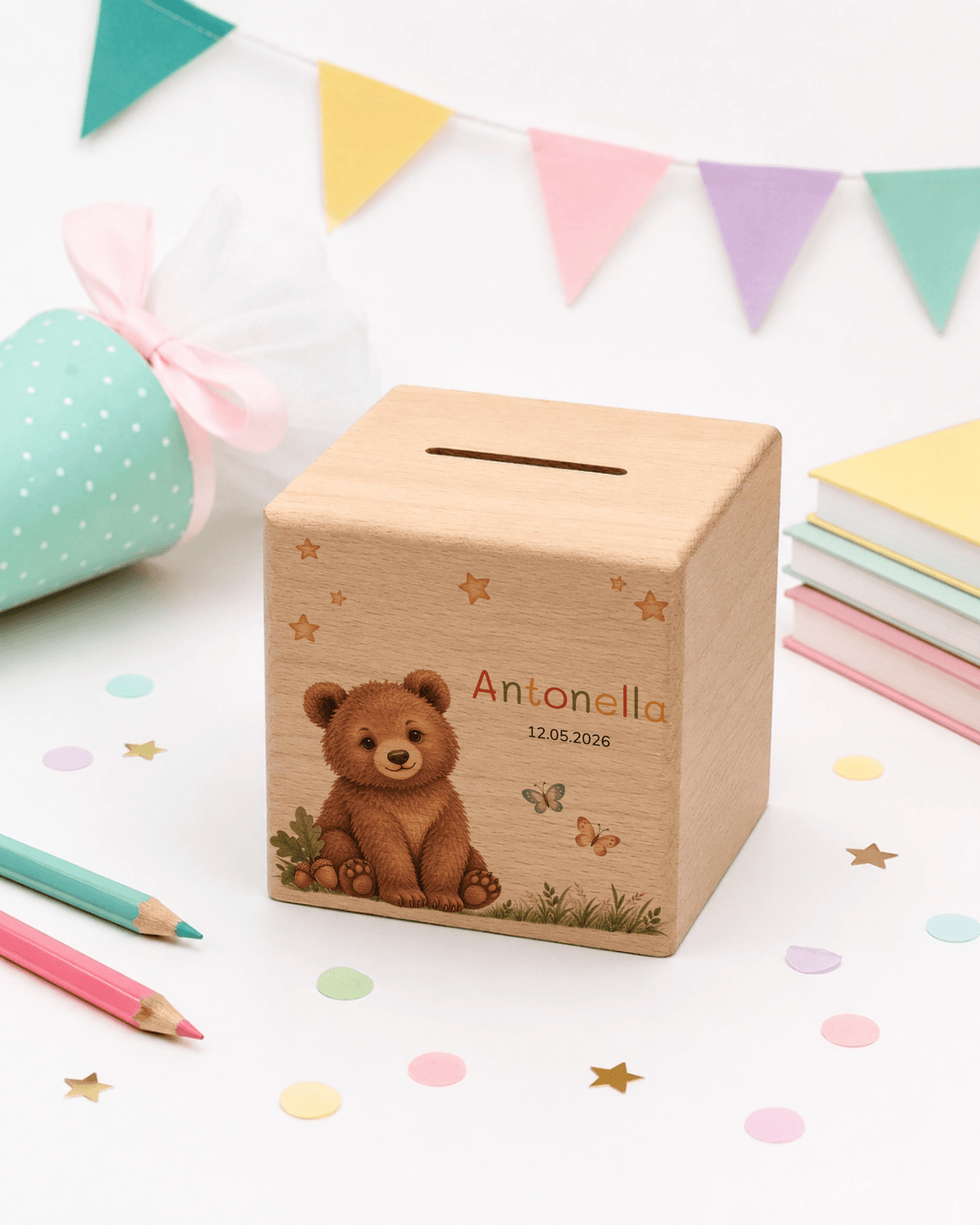 Personalisierte Holzspardose mit Bär, Name & Datum Little Mathilda Little Mathilda Spardose
