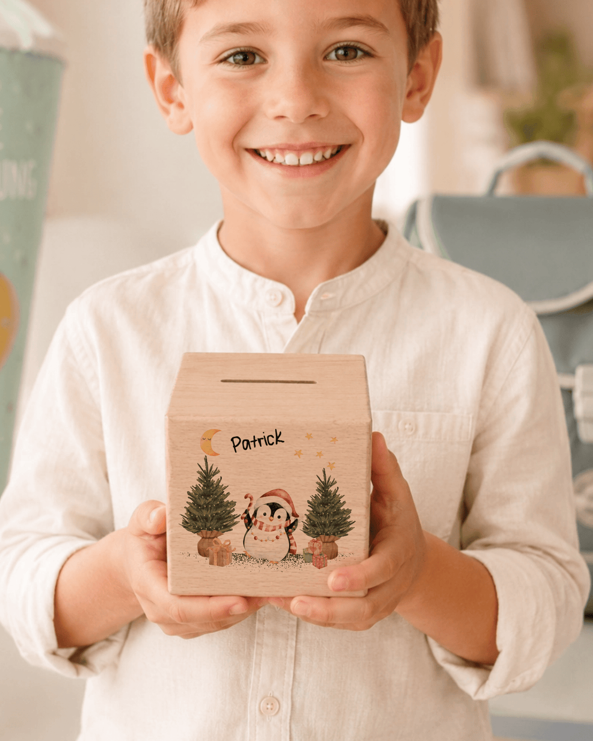 Personalisierte Holzspardose zu Weihnachten mit Name und Pinguin Little Mathilda Little Mathilda Spardose