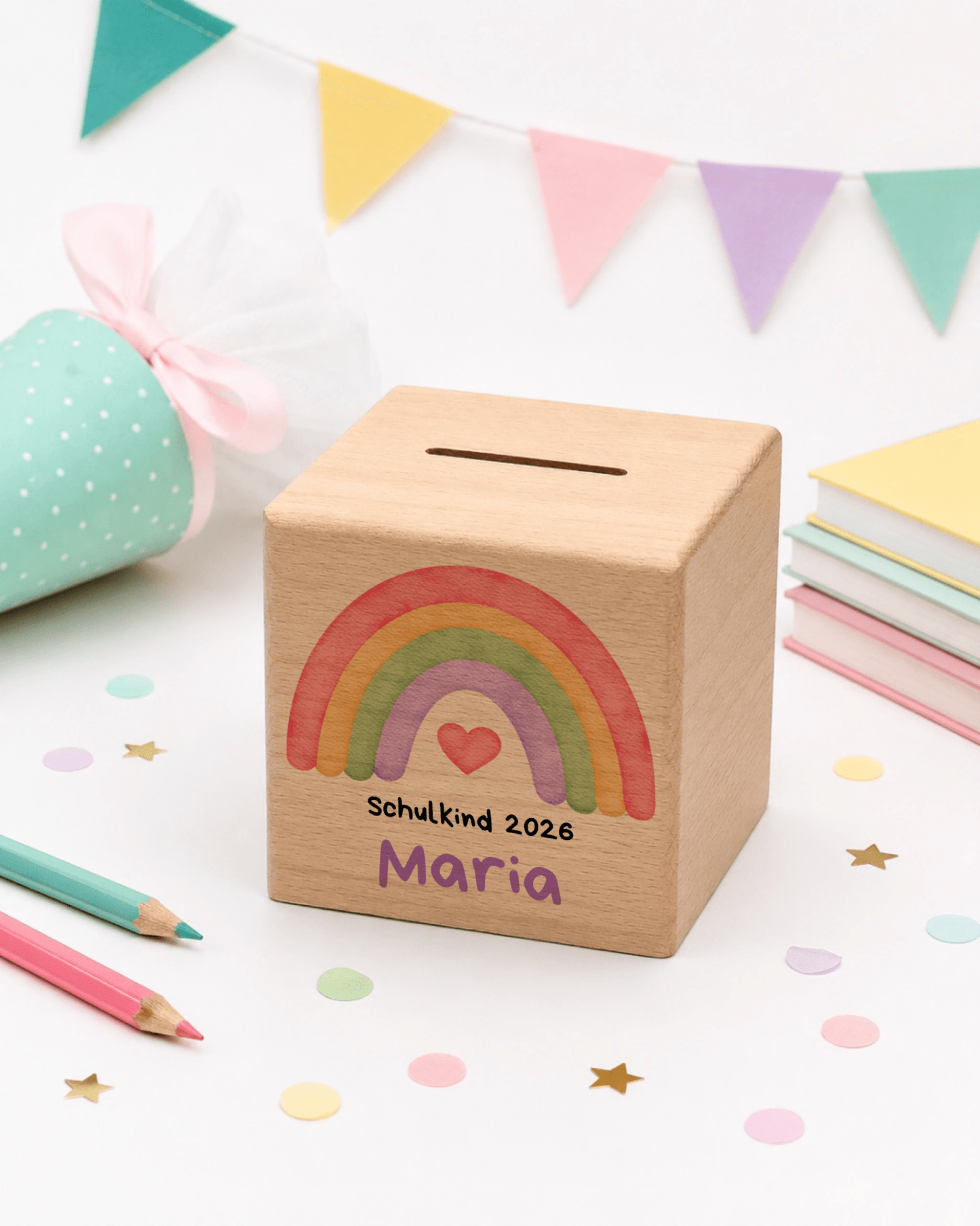 Personalisierte Holzspardose zur Einschulung „Schulkind 2026“ mit Name Little Mathilda Little Mathilda Spardose