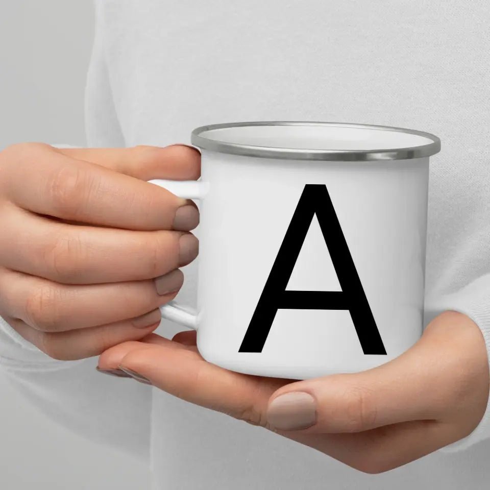 Minimalistische Buchstabentasse Little Mathilda Little Mathilda Tasse